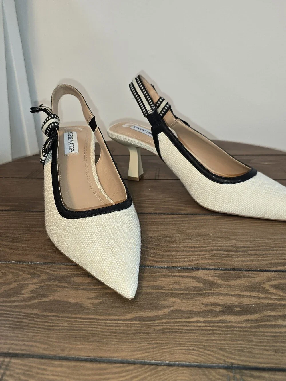 Steve Madden NWOT Bri Cream Pointed Slingback Pumps Women's Size 9M